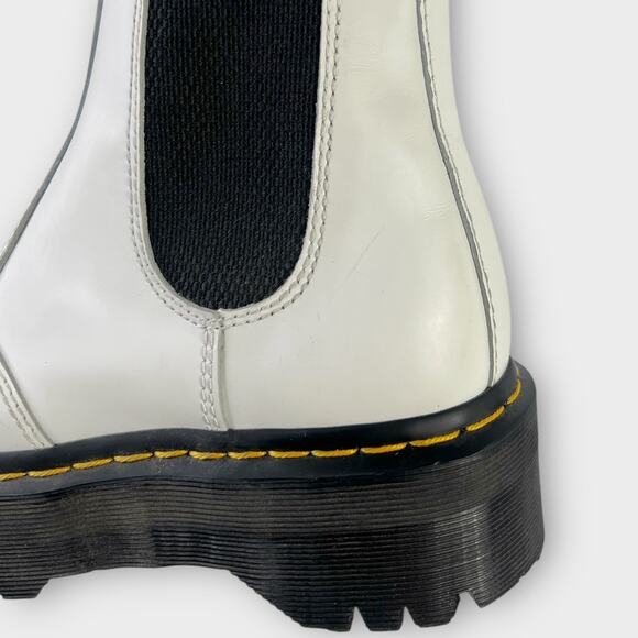 Dr. Martens Women's 2976 Quad Smooth Leather Platform Chelsea Boots White Size 7 - Picture 16 of 16